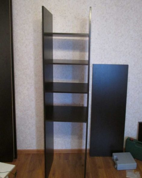 Nous assemblons une armoire