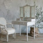 Coiffeuse classique vieillie