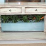 Table artificiellement vieillie avec tiroirs