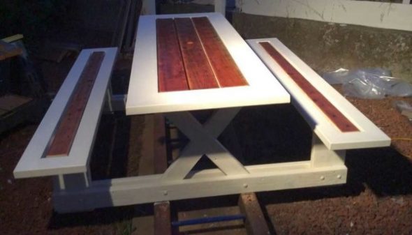 Table et bancs