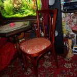 Chaise après restauration à l'intérieur de la pièce