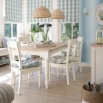 Textiles en une couleur pour la décoration de table