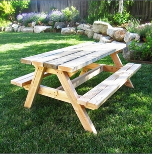 Table avec bancs
