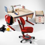 Chaise confortable et belle pour un enfant