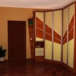Armoire d'angle avec une finition intéressante