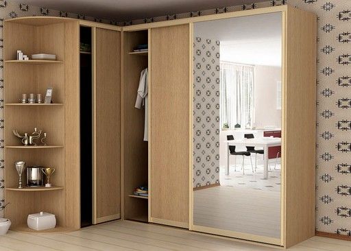 Armoire d'angle dans le hall