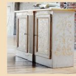 Dans le style de Chebbi, la forme des objets d'intérieur est ornée et élégante.
