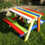 Table lumineuse et des bancs pour les gazebos faites-le vous-même
