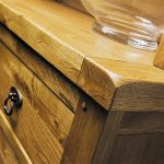 Commode en chêne massif