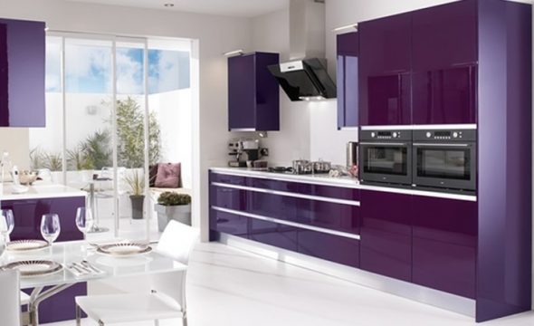 Sertie de couleurs vives