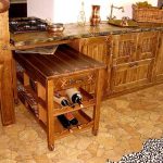 Belle cuisine en bois dans un style rustique