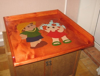 Belle table à langer lumineuse