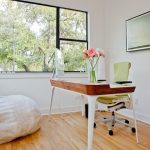 Fauteuil fauteuil faites-le vous-même dans un bureau lumineux