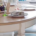 Table ronde pour la cuisine en bois clair