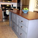 Îlot de cuisine de la vieille commode