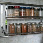 Petites étagères pour garde-corps