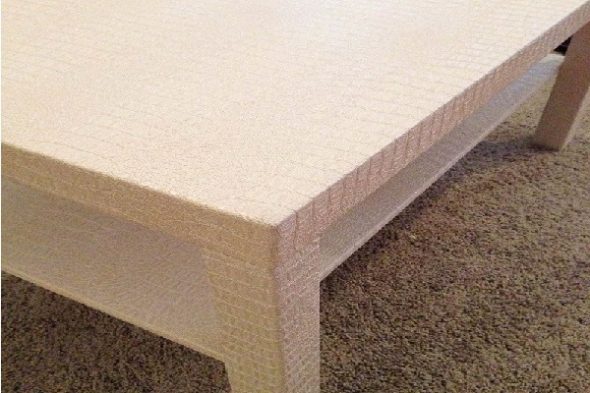 Table recouverte de cuir