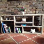 Simple étagère pour livres et anecdotes style loft