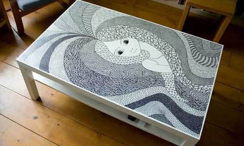 Peinture de table basse