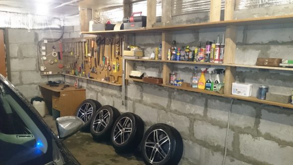 Étagères et étagères faites maison