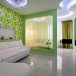 Design chic d'une pièce avec séparation entre le salon et la chambre