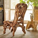 Chaise en bois faite à la main