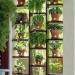 Nid d'abeilles en bois confortables pour les fleurs