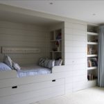 Lit intégré dans la chambre des enfants