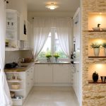 Étagères intégrées pour la décoration