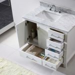 Les tiroirs coulissants sont très pratiques pour une utilisation dans la salle de bain