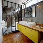 Armoire de toilette jaune vif