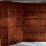 Armoire d'angle en bois