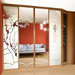 Armoire diagonale avec portes en miroir