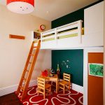Lit bébé avec côtés au plafond