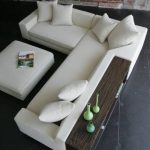 Canapé avec étagère et pouf