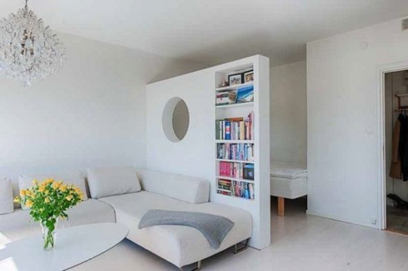 Le lit peut être placé dans le coin.