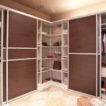 Remplir une grande armoire de coin