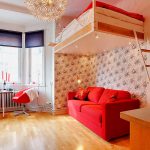 Petit appartement pour deux avec un lit sous le plafond
