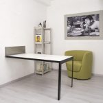 Table pliante qui se cache au mur