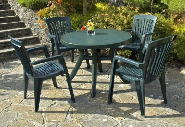 Mobilier de jardin en plastique