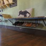 Étagère à chaussures de forme inhabituelle