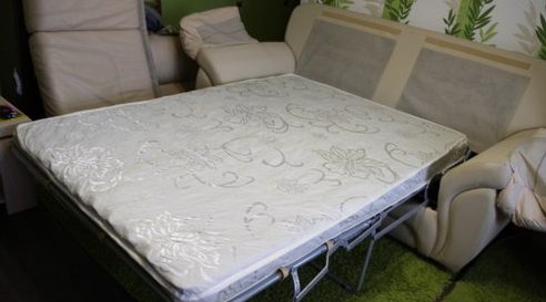 Lit bébé avec un matelas ordinaire