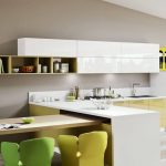 Table de transformation pour la cuisine avec un plateau coulissant