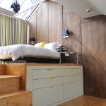 Boites de rangement sous le podium