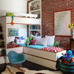 Boites de rangement dans la chambre des enfants