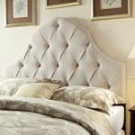 Tête de lit capitone beige pour lit king size
