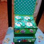 Commode en carton pour enfants en vert