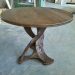 Table ronde en pin avec fil