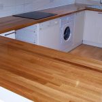 Encimera de cocina de roble macizo.