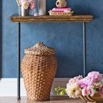 Petite console avec hautes jambes